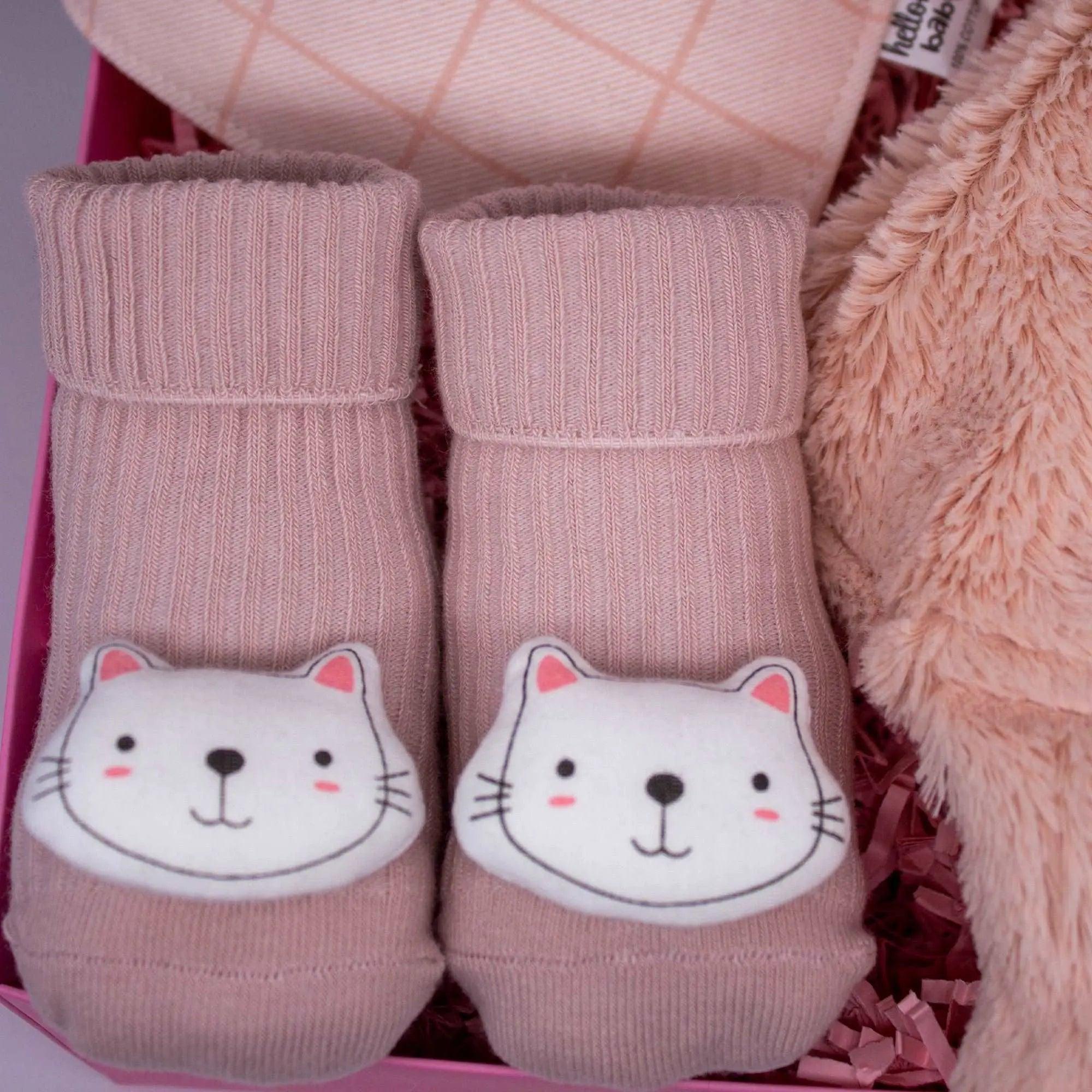 Nyföddpresent flicka – Snuttefilt & halksockor (rosa)-1